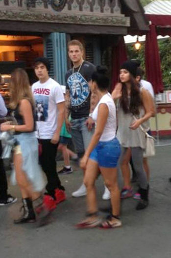 4 - Selena at Disneyland with friends Sammy Droke- Francia Raisa- Kat Deluna- Emblem and Austin Mahone--