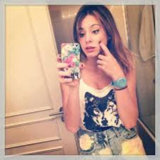 Dupa cateva minute,cand au ajuns acasa Ashley a  primit un sms de la Christian..