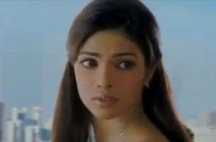 capture-20130525-063916 - Priyanka Chopra 2