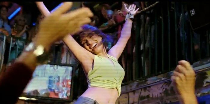 capture-20130525-070257 - Priyanka Chopra 2