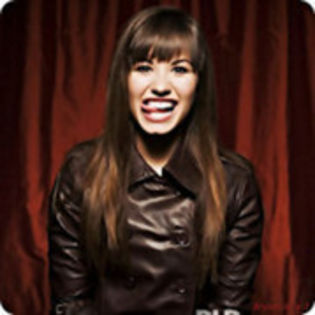 35969364_JMEQOQKLT - 00---Despre Demi Lovato---00