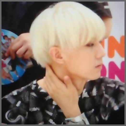 [(:] Pisoiu` stie, stie o poezie.. :-? Sau.. cantecel.. :-? ..:))