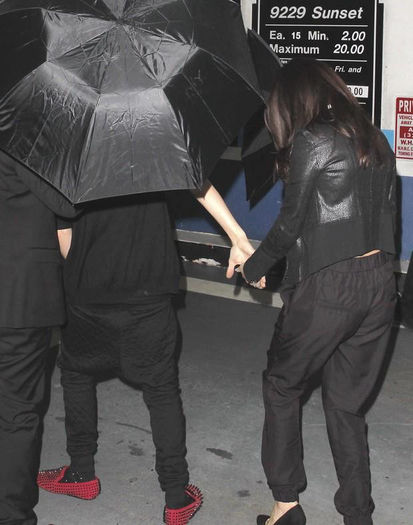  - Selena and Justin coming to Bootsy Bellows---19 November 2012