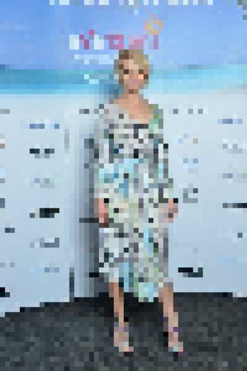 Laura Cosoi ghicit de Indecente