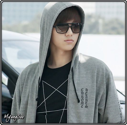 ∞ .. ^intra^ ..Ohh,hello. :-h .. :o3 ..