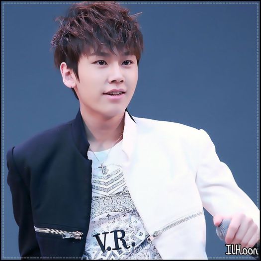 ♫ Poate. :-?? .. Ooo,`oppa`. :o3 .. :)).