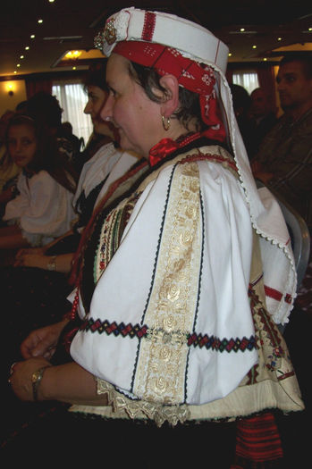 100_8490 IIA ROMANEASCA LA MARE CINSTE ŞI DUPA ZIUA ANIVERSARA ..