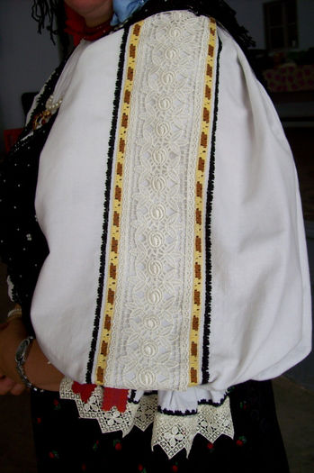 100_8690 DANTELA SI FODORUL IEI ROMANESTI ..