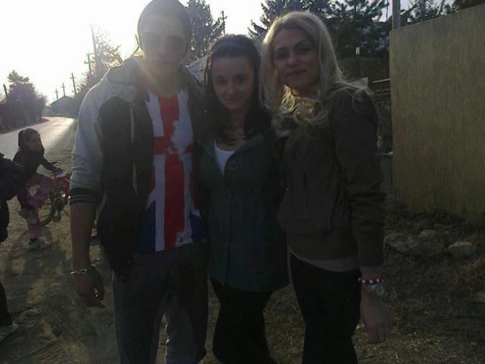 522055_637511296266063_482723055_n