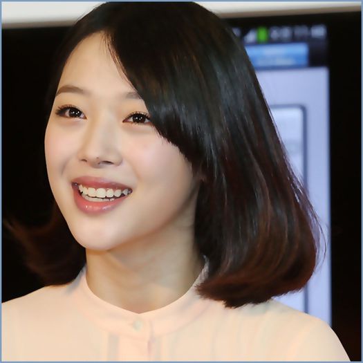 `.. Yeep. :)) .. Si tu,Jung Ah..ce mai faci? :-? ..