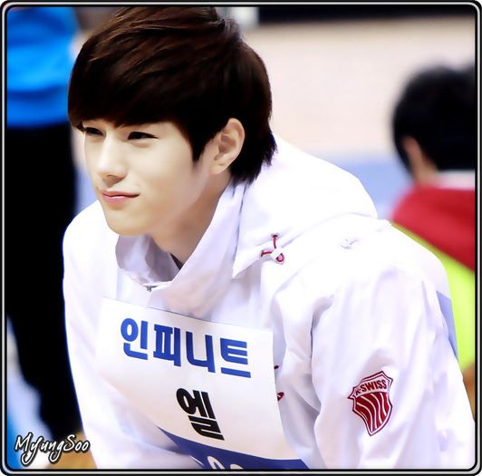 ∞ .. Hei. :) .. Ce scandal? Ca mi`a trecut. :)) .. ^brb 8-|^ ..
