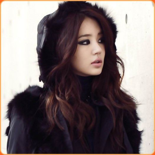 -> .. [intra] .. Cine te`a lovit la cap? o.o .. :)) .. Heii. :) ..