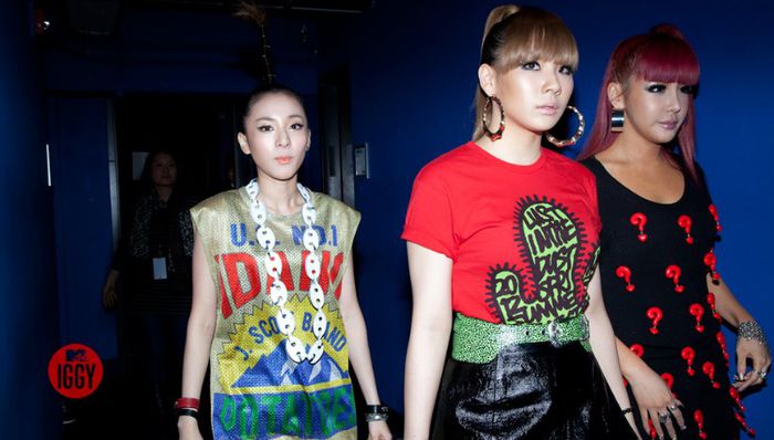 6_2ne1_backstage_31