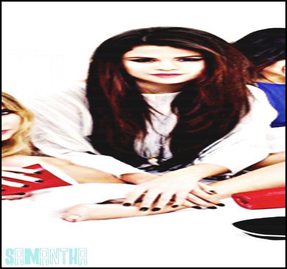 * in spate ;; se uita la Jusitin * Eu? :O Nu :-ss