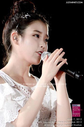 ..IU. <3 <3