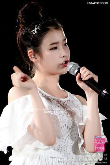 ..IU. <3 <3