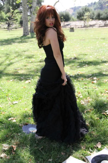 426846_10150594367670658_137097695_n - debby ryan