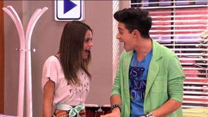 1012314_151783045013918_1965541305_n - va place cum canta violetta cu federico impreuna