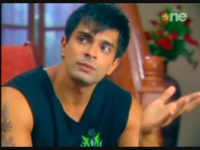 530619_412869962123893_102722120_n - xxKaran Singh Grover-Armaanxx