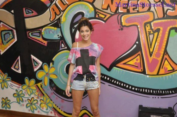 9 - Mural de Martina Stoessel