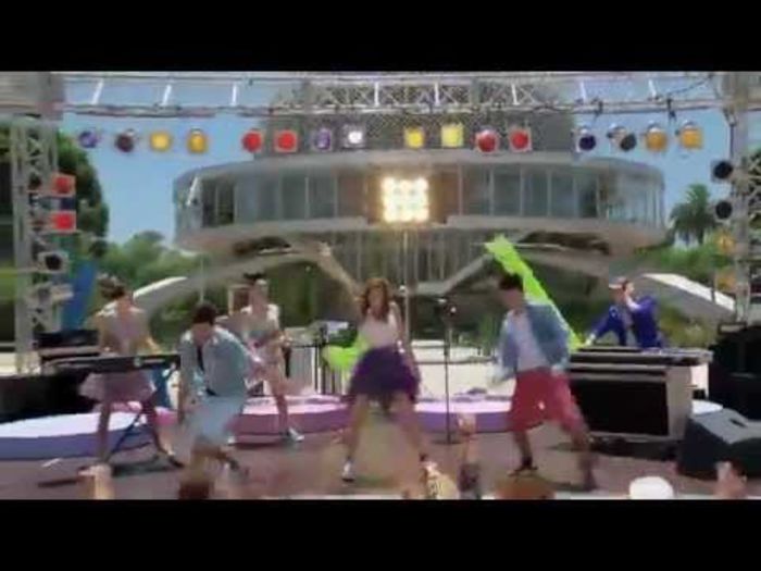 UXBxQUYwOGtCMjgx_o_violetta-en-mi-mundo-video-oficial-martina-stoessel - xx Muzica xx