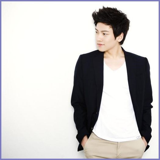 # Aigoo .. Om indragostit-batut in cap.. Ce face dragostea din tine.. hai. :)) -pleaca aman2-