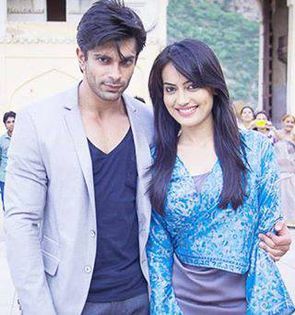 999324_293093160837396_1074187367_n - Karan Singh Grover