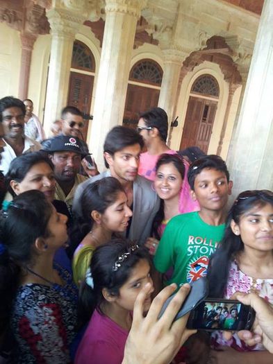 11489_287009848112394_277145509_n - Karan Singh Grover