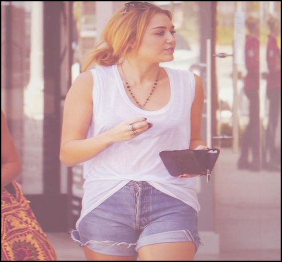 ► ► ► day 1O5 . - imperfections equal beauty