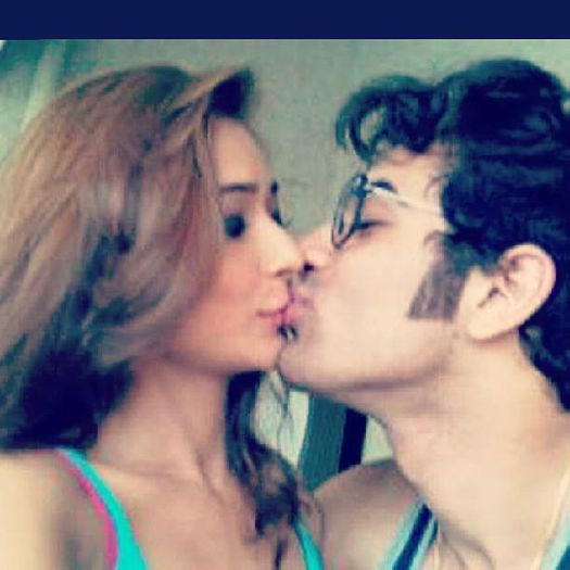  - sara khan24