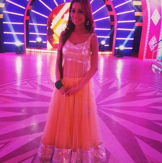  - sara khan24