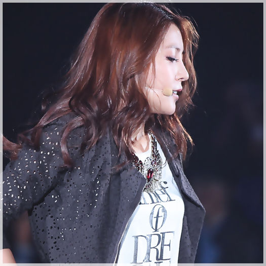;; [intra] Pff.. tot asa? :)) [se aseaza pe canapea] - l - x - Episodul 58 - x - l