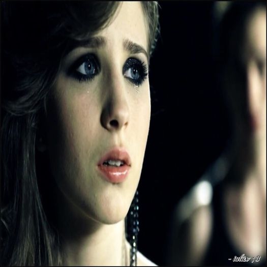 - * vine ;33 * ioana , ce ai ? ;33.