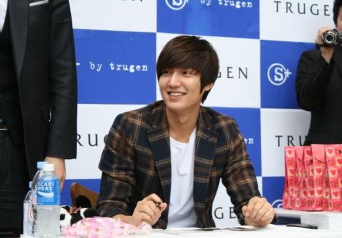 - Lee Min -Hoo