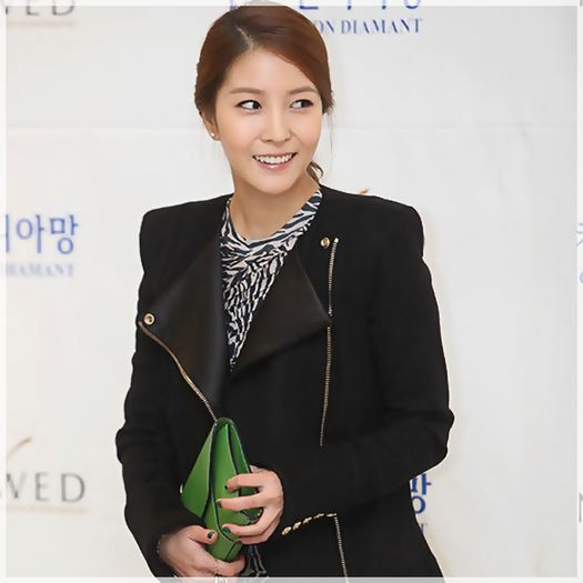 ;; Hey..:-h Pff..[ii face lui Lulu semn spre usa] Acum ori niciodata... Altfel..nu mai scapam..-_-