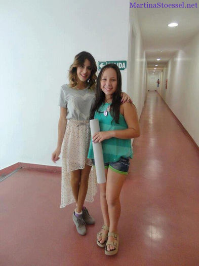 Martina-Stoessel-fotos-con-fans-5 - Poze Martina Stoessel cu fanii