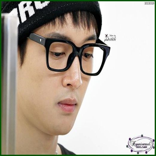 (HJ) .. (coboara) Salut ..:) .. (se aseaza pe fotoliu) - l - x - Episodul 59 - x - l
