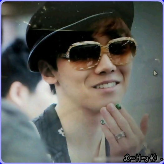 << ...:)) Noapte buna si tie. :)) [brb]