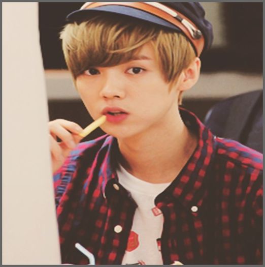 (LH) ..(se uita la Krys) Imi e asa rau cu tine ..