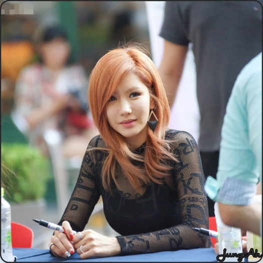 • Oh..ce dragut... Mai zi...dar vezi sa nu ajungi la poezi de dragoste..:))