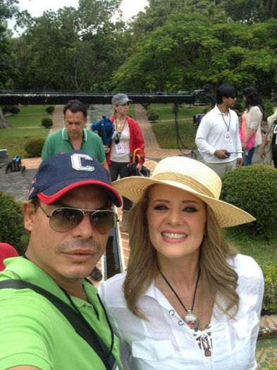 AxdYUCWCIAEdHv- - Amores Verdaderos-Iubiri adevarate