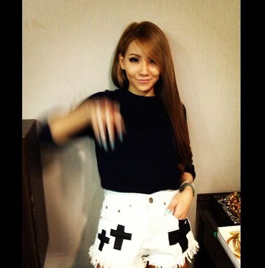 cl3 - 2NE1 Falling in love