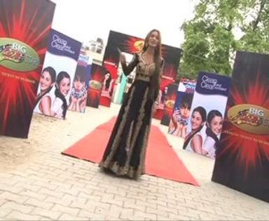 00_00_46 - sara khan24
