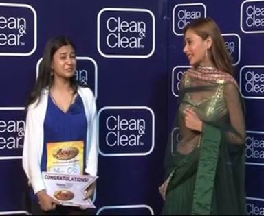 00_01_45 - sara khan24