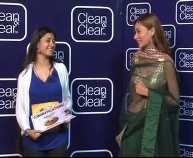 00_01_46 - sara khan24