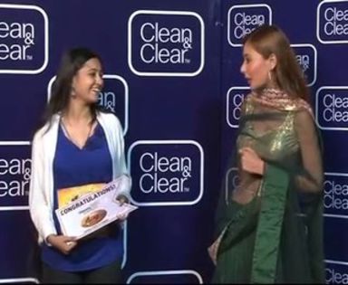 00_01_47 - sara khan24