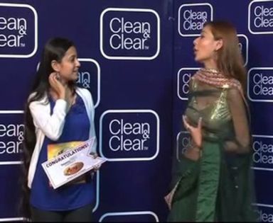 00_01_49 - sara khan24