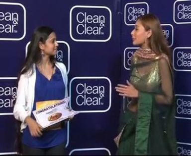 00_01_51 - sara khan24