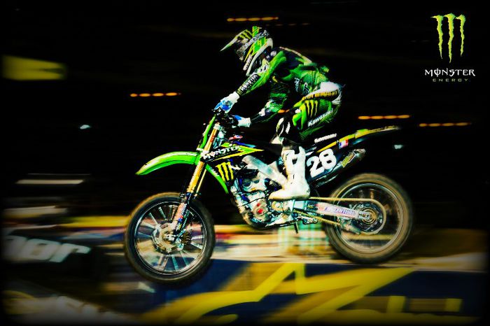 MonsterWallpapers-Oakland-Cox-2011-007