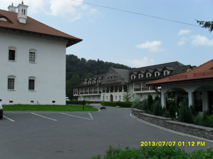 Minastirea Brincoveanu,Simbata de sus.